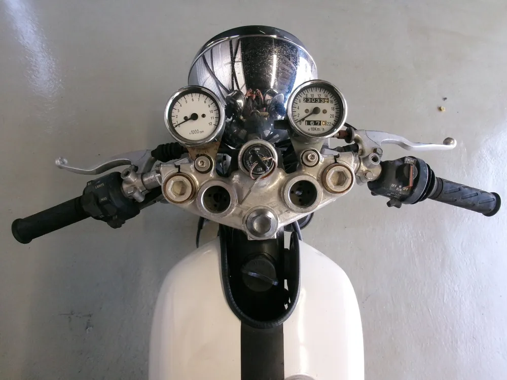 Yamaha SR400 2000, белый, фото 3