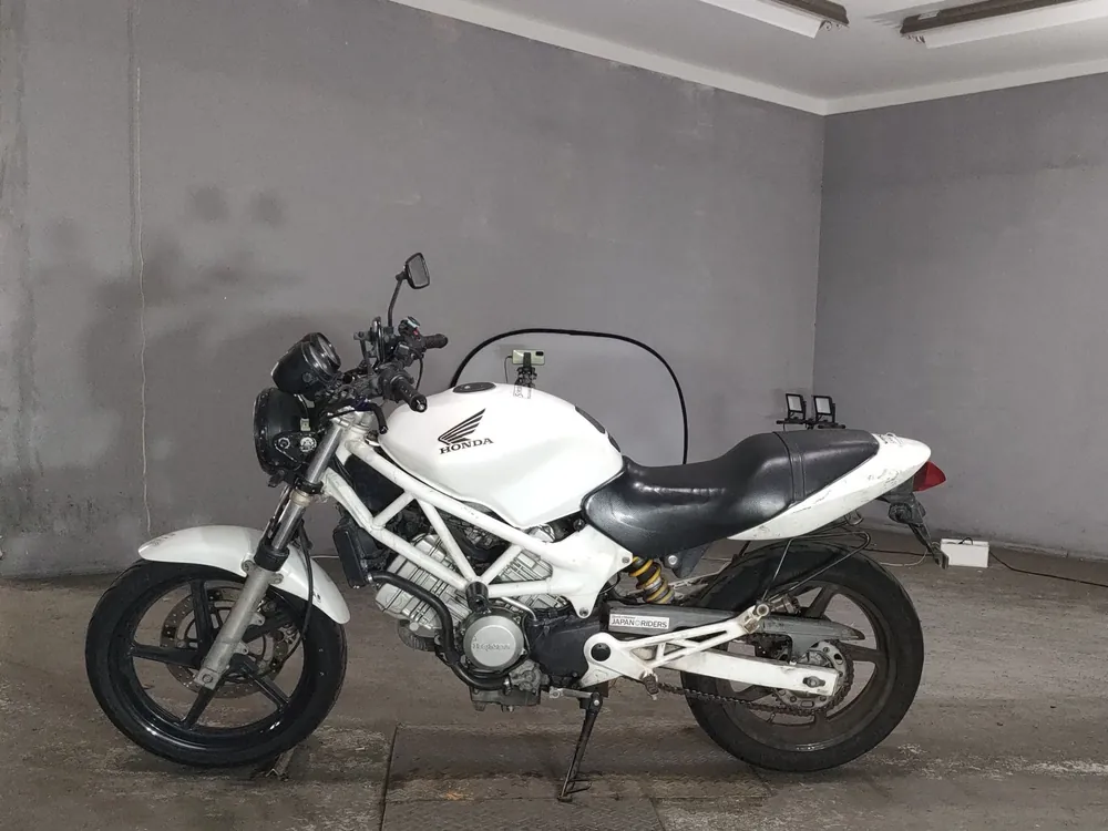 Honda VTR250 MC33, белый, фото 2