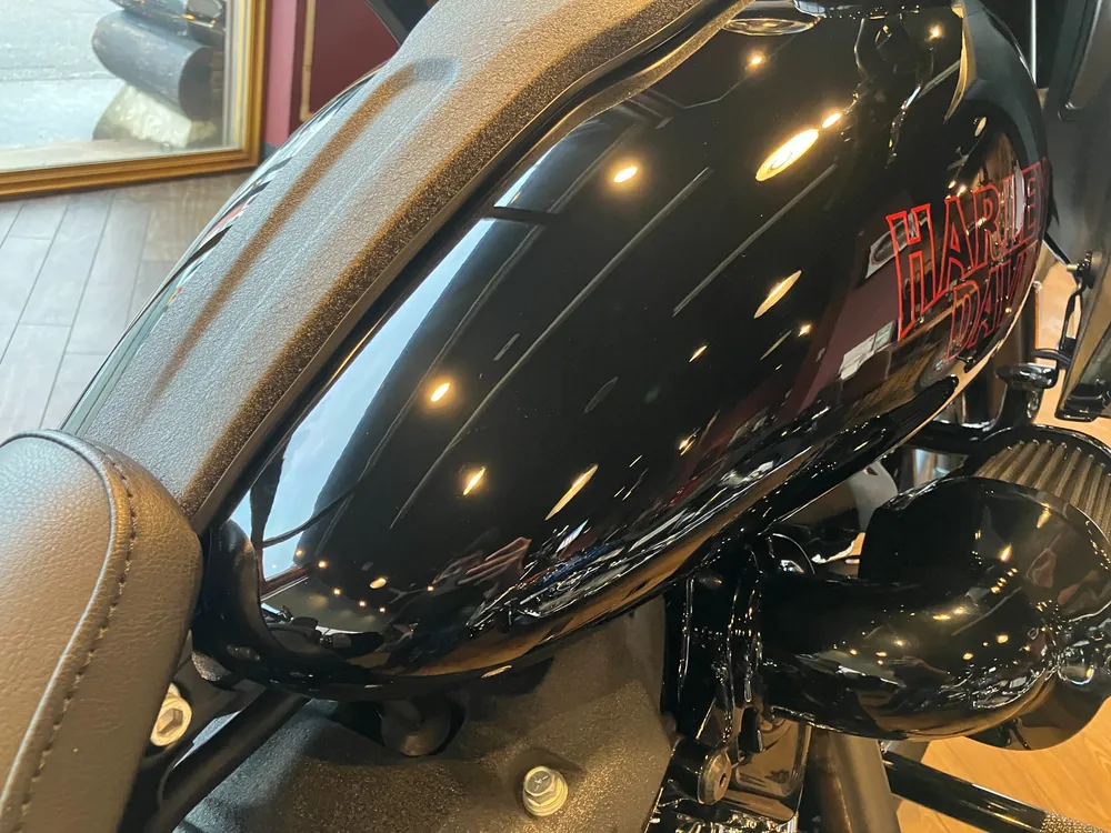 Harley-Davidson FXLRST 2026, чёрный, фото 20