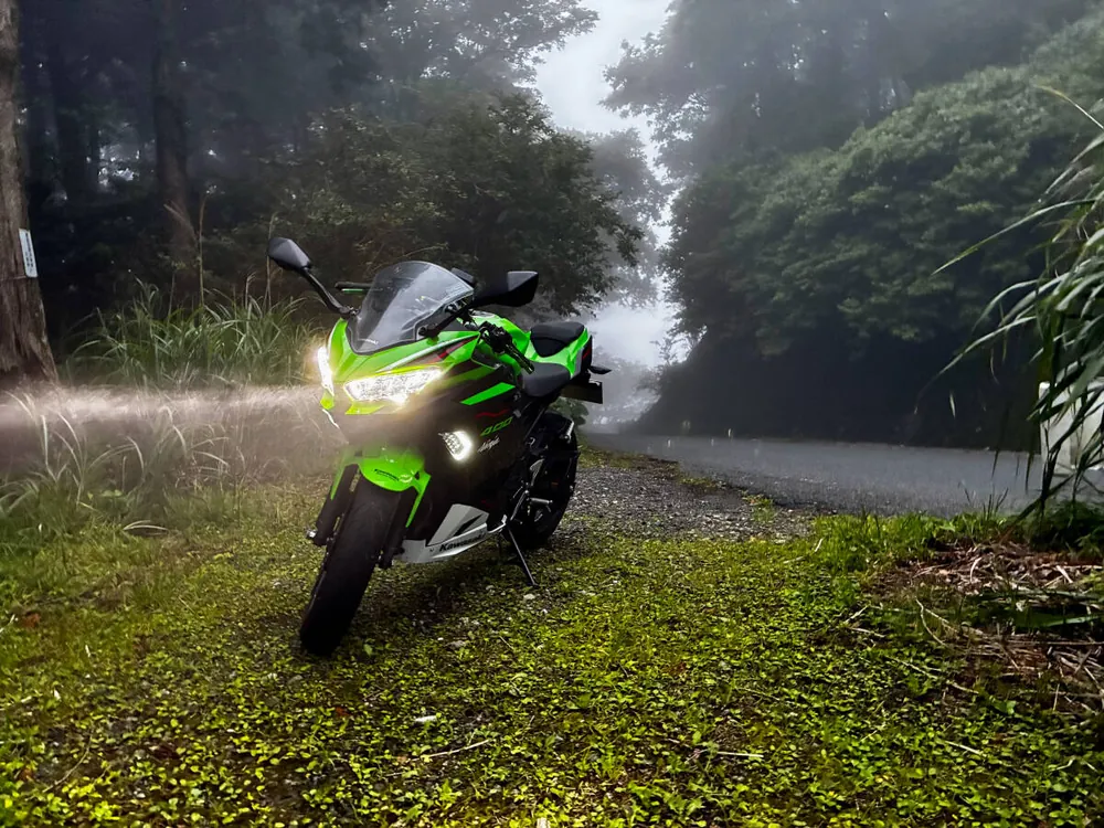 Kawasaki Ninja 400 2022, фото 2