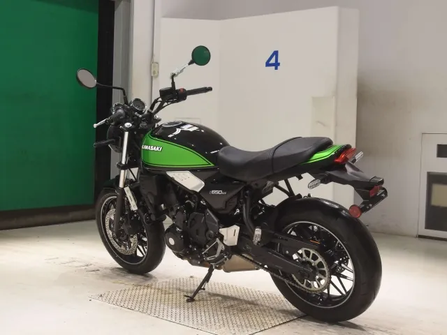 Kawasaki Z650RS 2025, black | green, фото 6