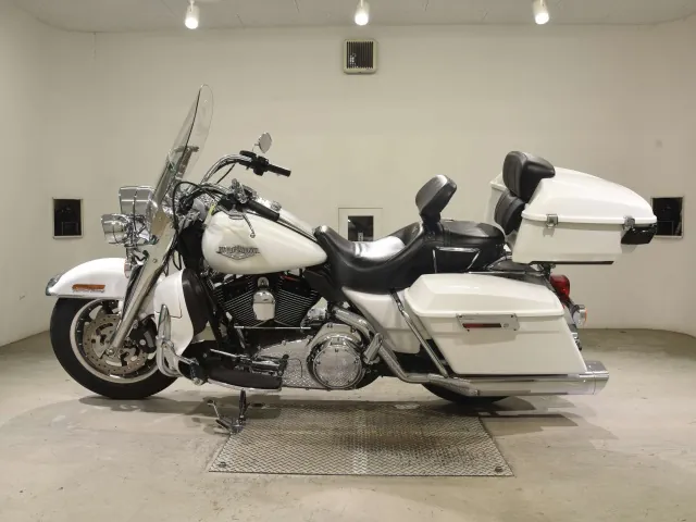 Harley-Davidson FLHR1580 2007, белый, фото 2
