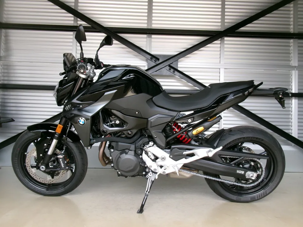 BMW F900R TOURING 2026, чёрный, фото 2