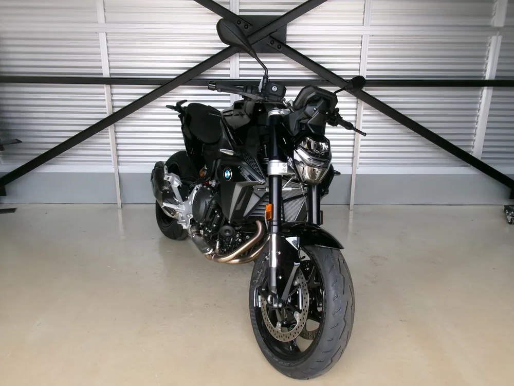 BMW F900R TOURING 2026, чёрный, фото 4