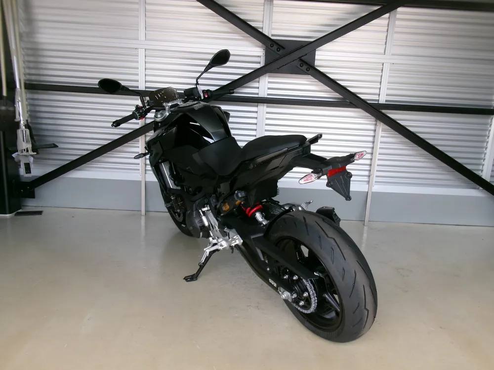BMW F900R TOURING 2026, чёрный, фото 5