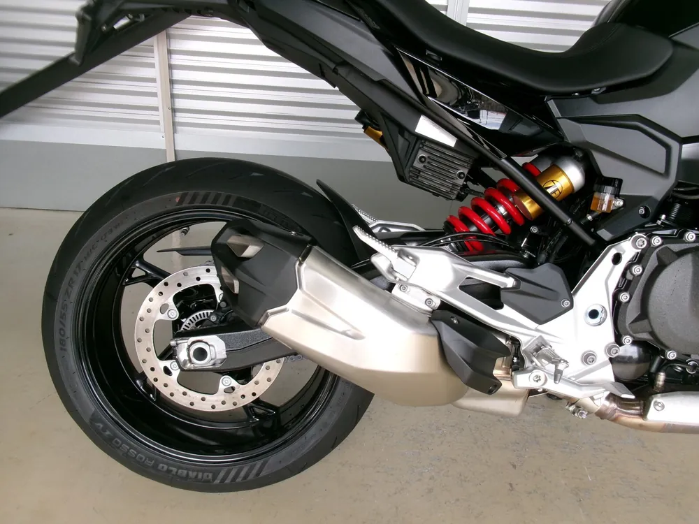 BMW F900R TOURING 2026, чёрный, фото 6