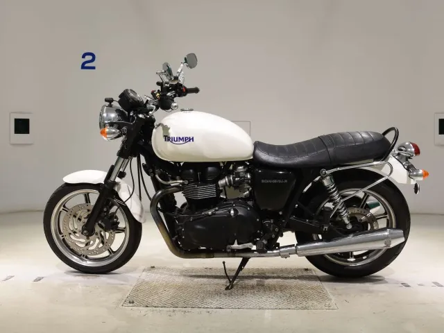 Triumph Bonneville 2010, белый, фото 2