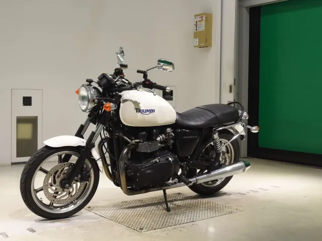 Triumph Bonneville 2010, белый, фото 4