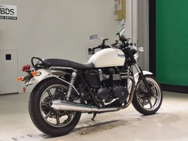 Triumph Bonneville 2010, белый, фото 5
