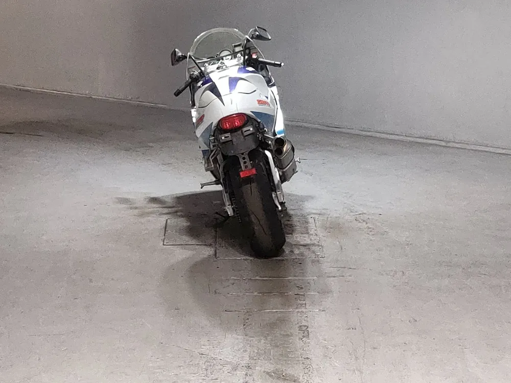 Suzuki GSX-R750 1998, белый, синий, фото 4