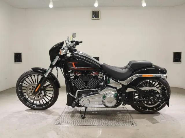 Harley-Davidson FXBR1920 2023, чёрный, фото 2