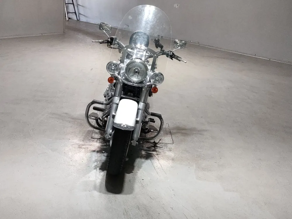Harley-Davidson FLSTN 2007, белый, фото 3