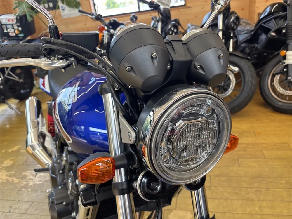 Honda CB400SB 2022, белый, синий, фото 12