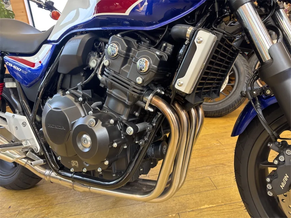Honda CB400SB 2022, белый, синий, фото 14