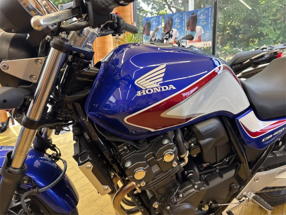 Honda CB400SB 2022, белый, синий, фото 15