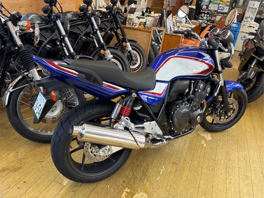 Honda CB400SB 2022, белый, синий, фото 3