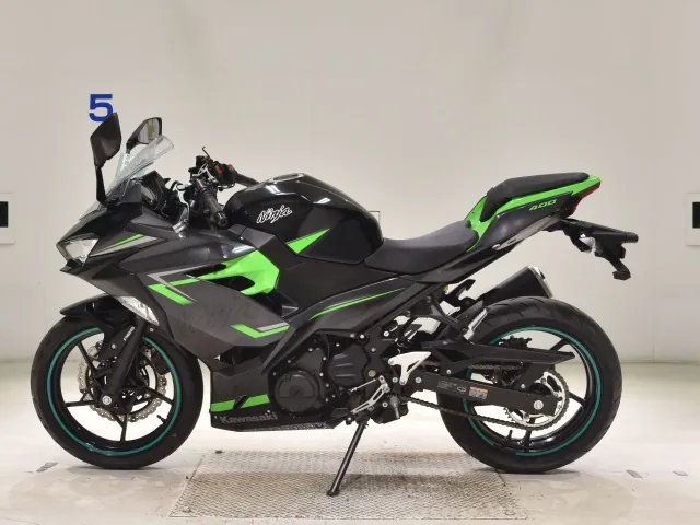 Kawasaki Ninja 400 2019, black | green, фото 2