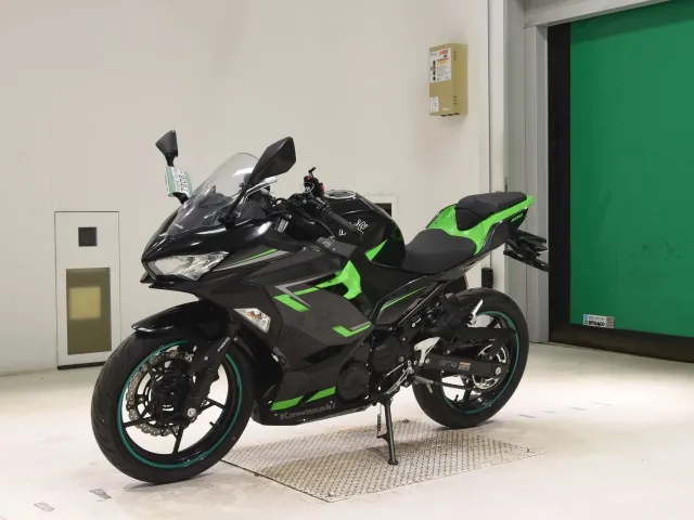 Kawasaki Ninja 400 2019, black | green, фото 4