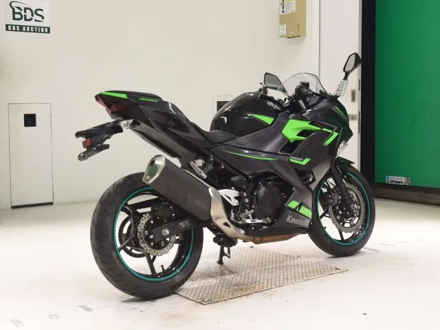 Kawasaki Ninja 400 2019, black | green, фото 5