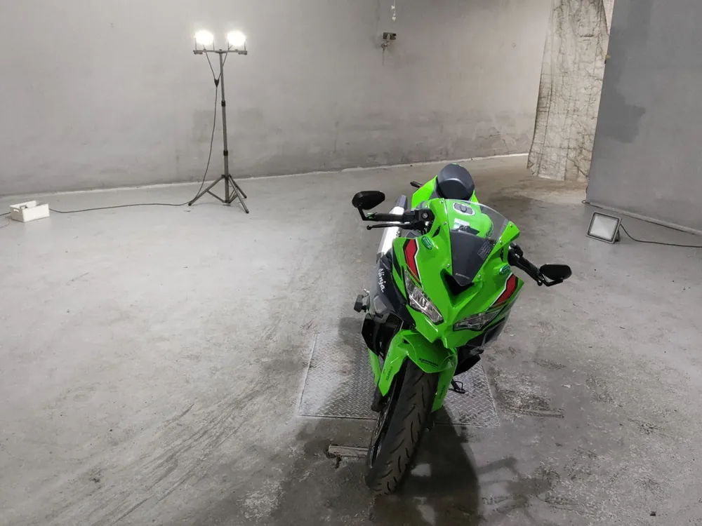 Kawasaki ZX-4R SE 2023, зелёный, фото 3