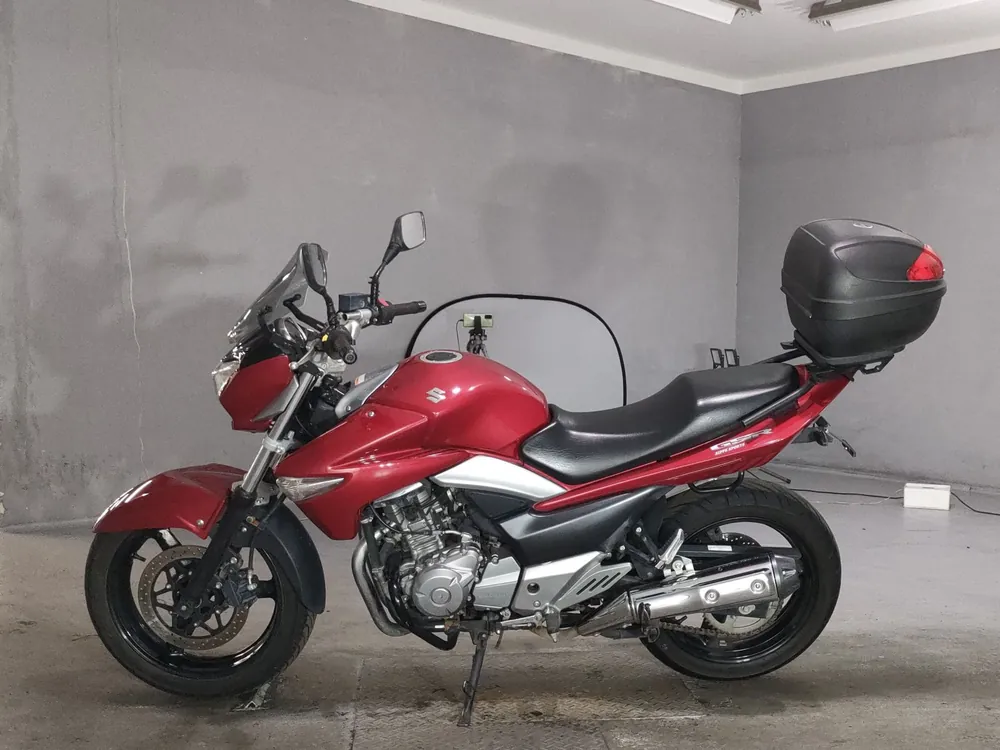 Suzuki GSR250S, красный, фото 2