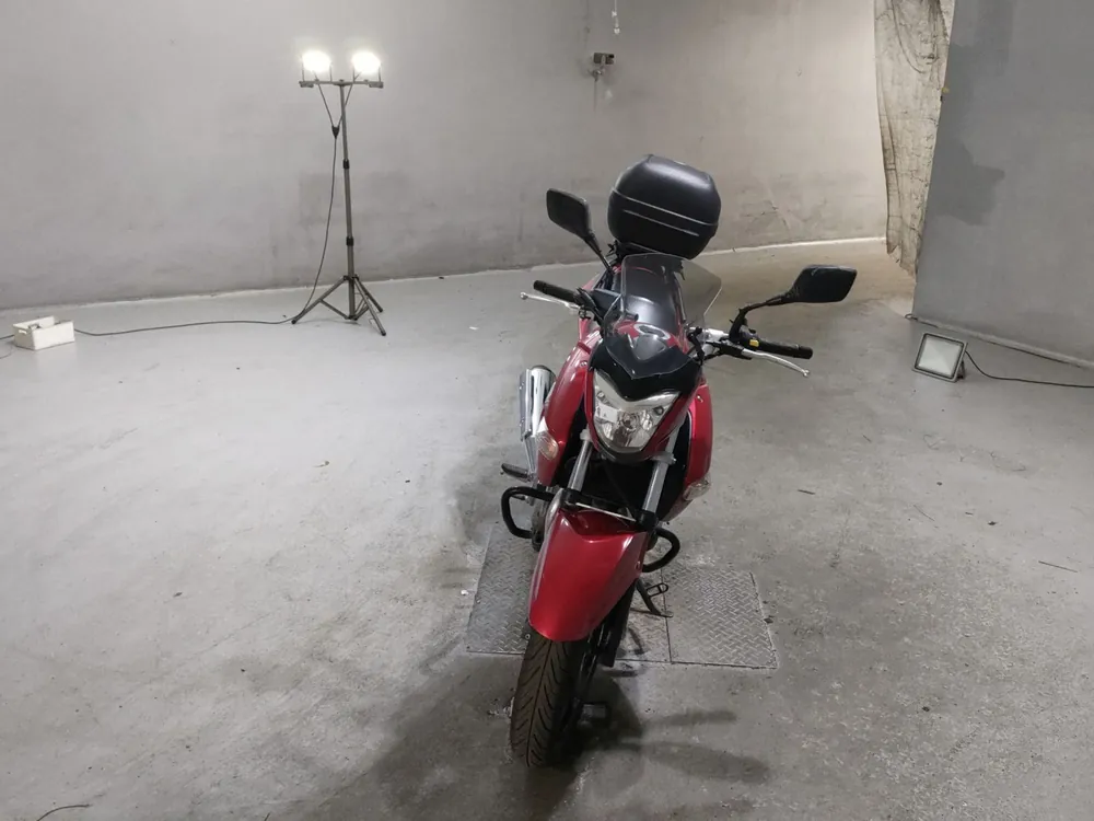 Suzuki GSR250S, красный, фото 3