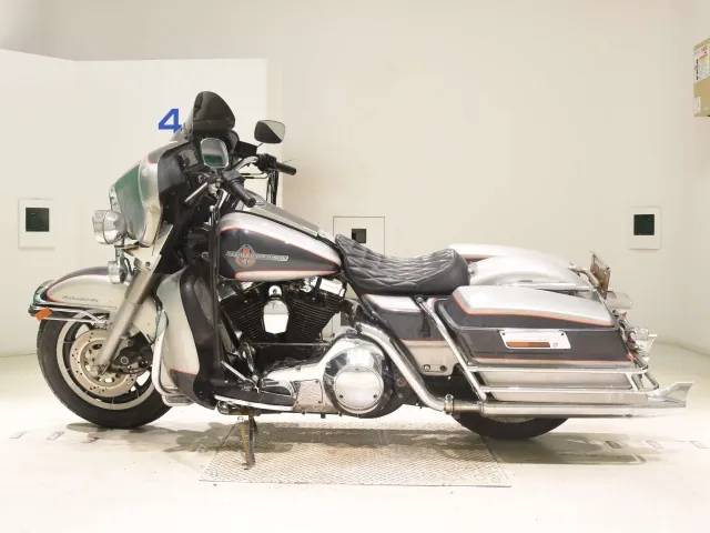 Harley-Davidson FLHTCU1340 1993, серебристый, фото 2