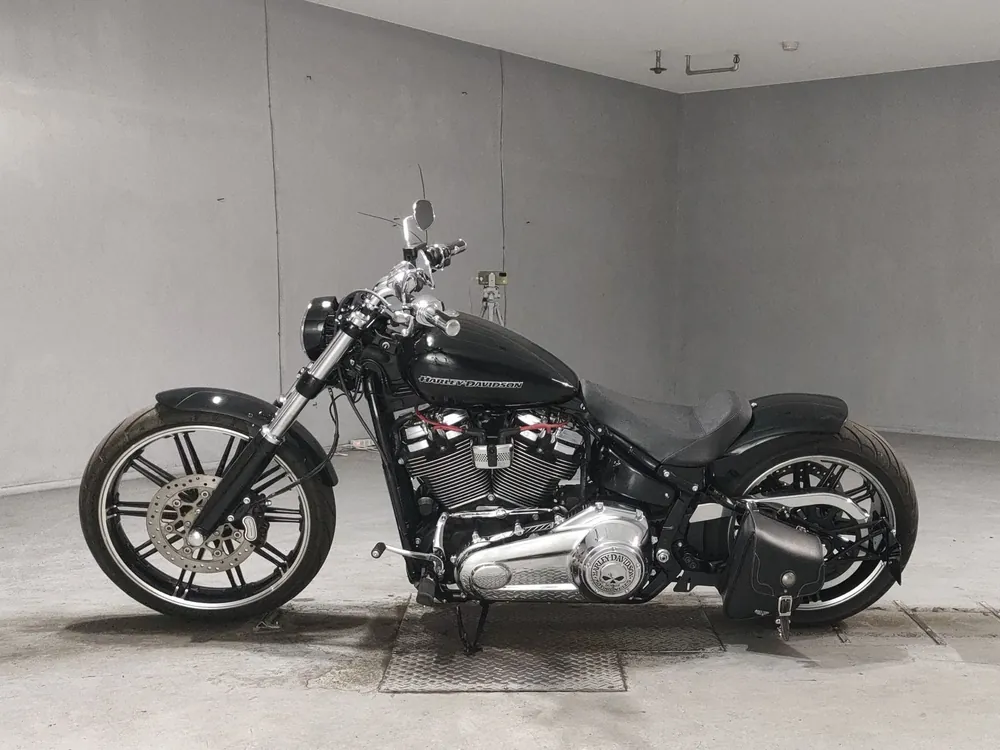 Harley-Davidson FXBRS1870 2019, чёрный, фото 2