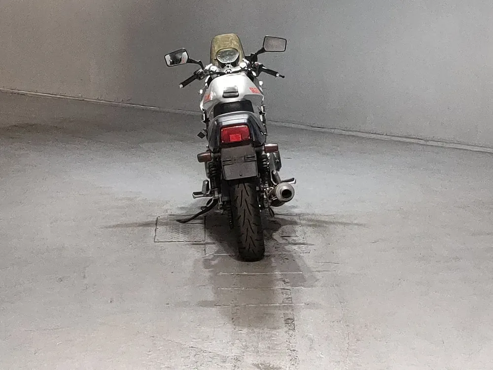 Suzuki GSX400S Katana 1993, серебристый, фото 4