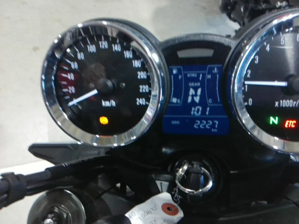 Kawasaki Z900RS 2025, dark red wine, фото 3