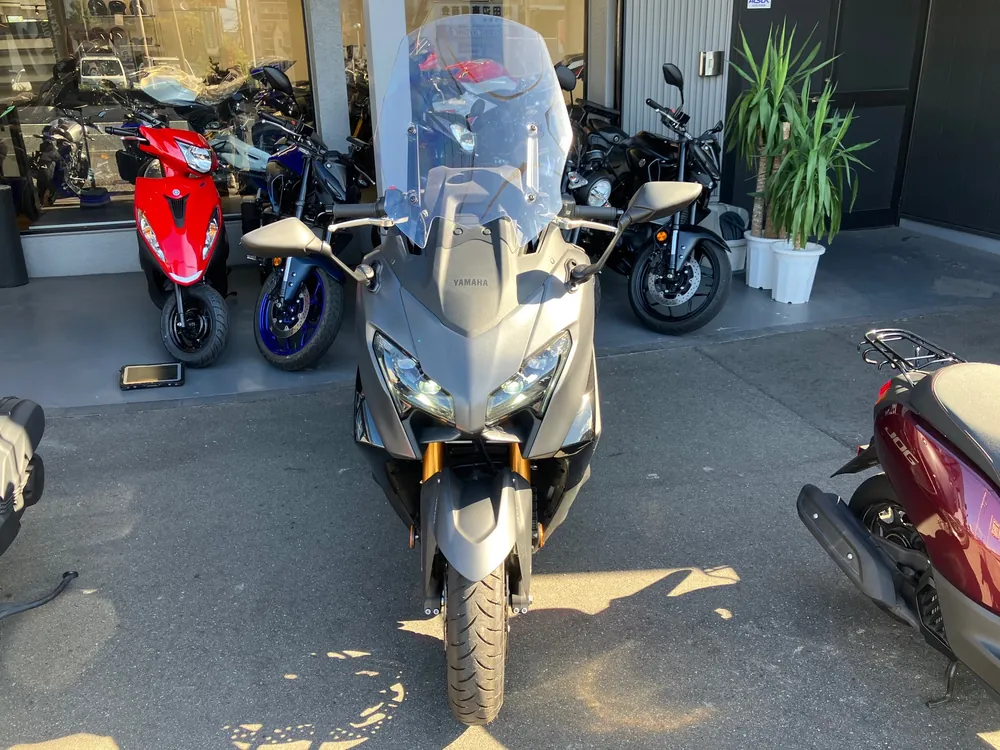 Yamaha T-Max560T 2026, серый, чёрный, фото 5