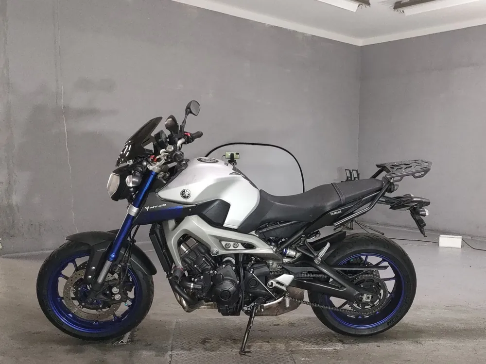Yamaha MT-09 2015, серебристый, фото 2