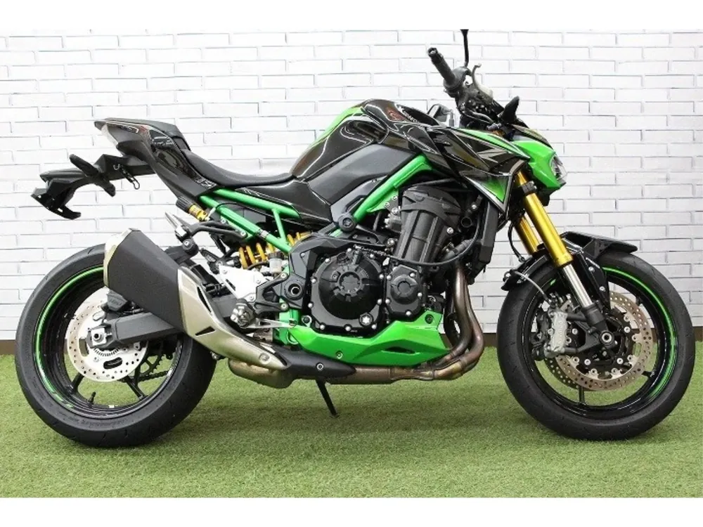 Kawasaki Z900-2 2022, чёрный, зелёный, фото 2