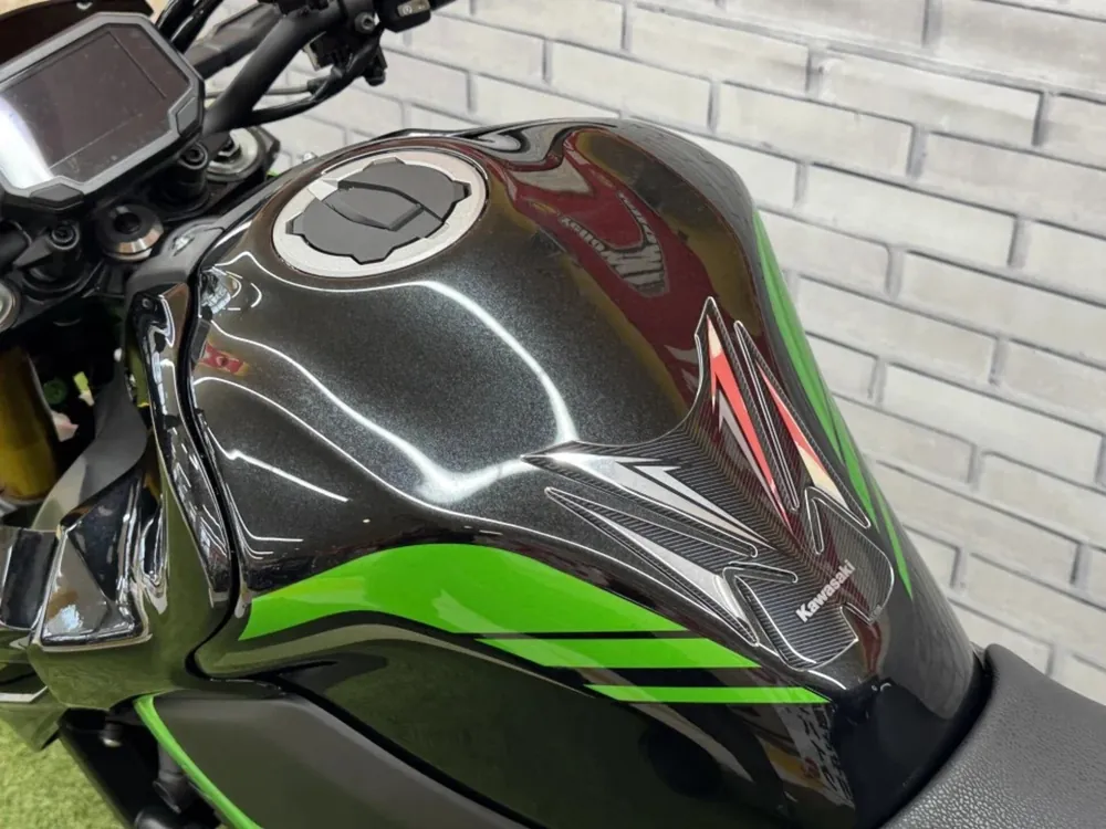 Kawasaki Z900-2 2022, чёрный, зелёный, фото 3