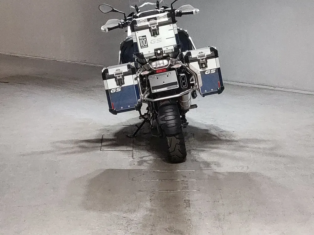 BMW R1250Gs Adventure 2023, белый, красный, фото 4