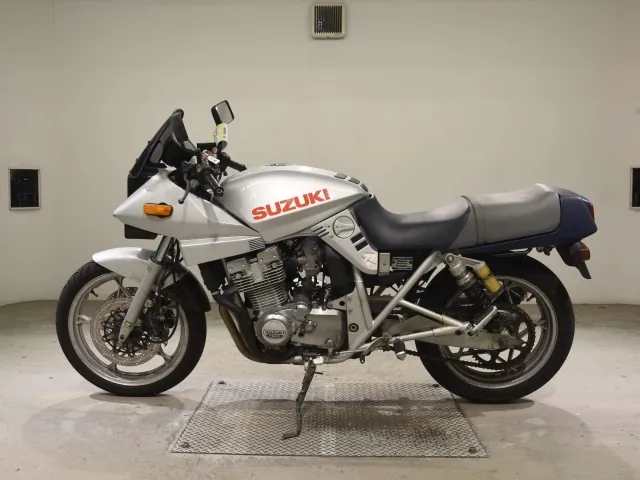 Suzuki GSX400S Katana 1994, серебристый, фото 2