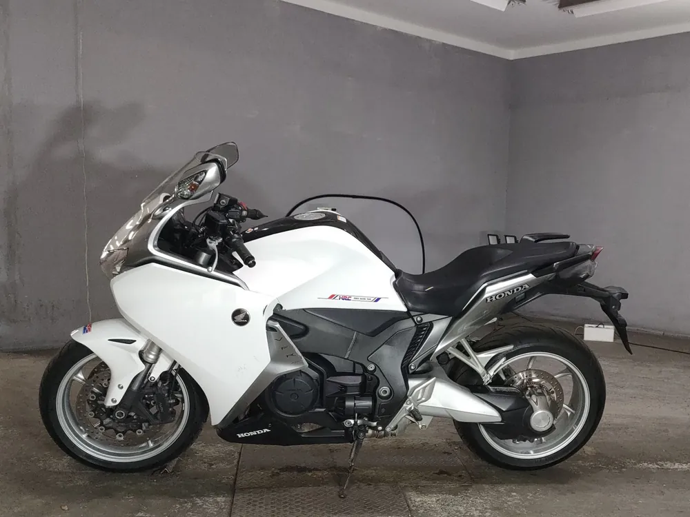 Honda Vfr1200Fd 2013, белый, фото 2