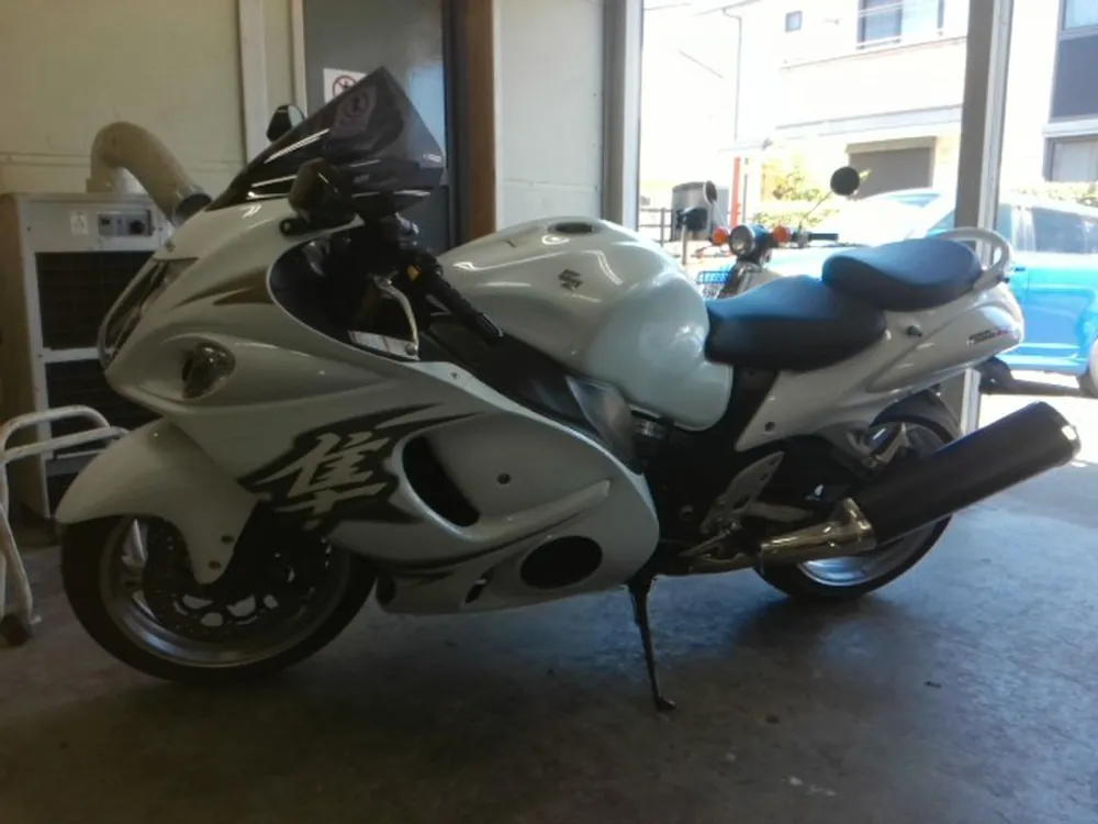Suzuki GSX1300R 2009, p white, фото 2