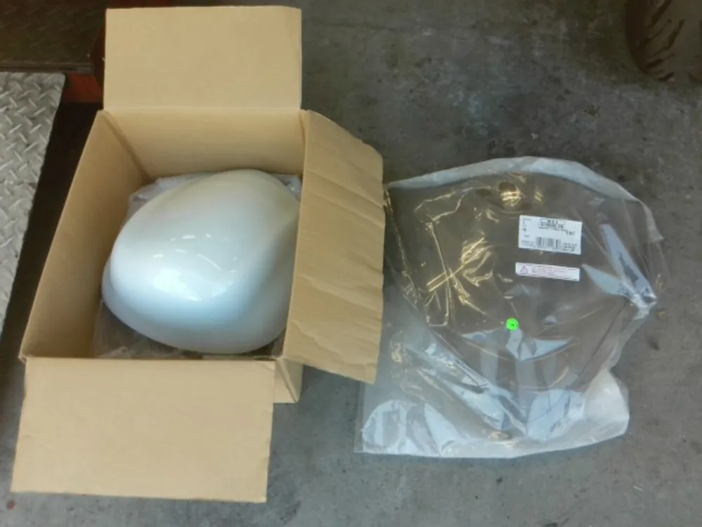Suzuki GSX1300R 2009, p white, фото 5