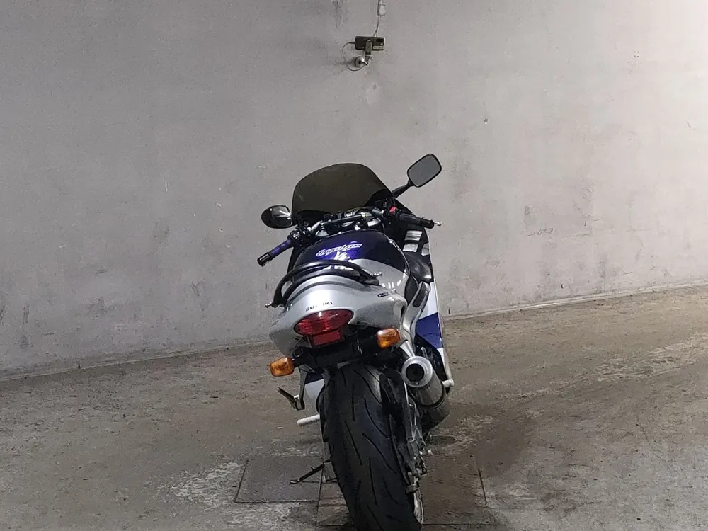 Suzuki GSX1300R 2005, silver / blue, фото 4