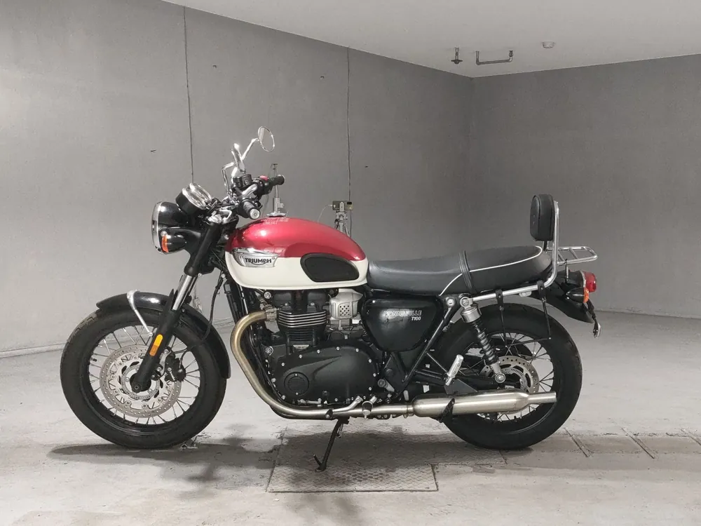 Triumph Bonneville T100 2022, white / red, фото 2