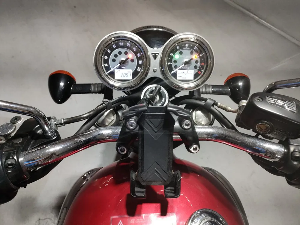 Triumph Bonneville T100 2022, white / red, фото 5