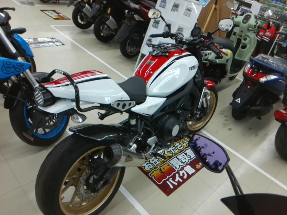 Yamaha XSR900 2023, белый, фото 5