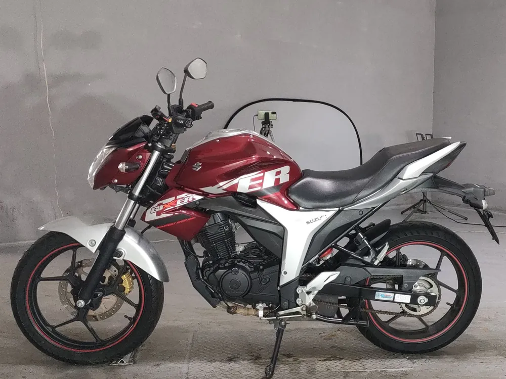Suzuki Gixxer 150, красный, фото 2