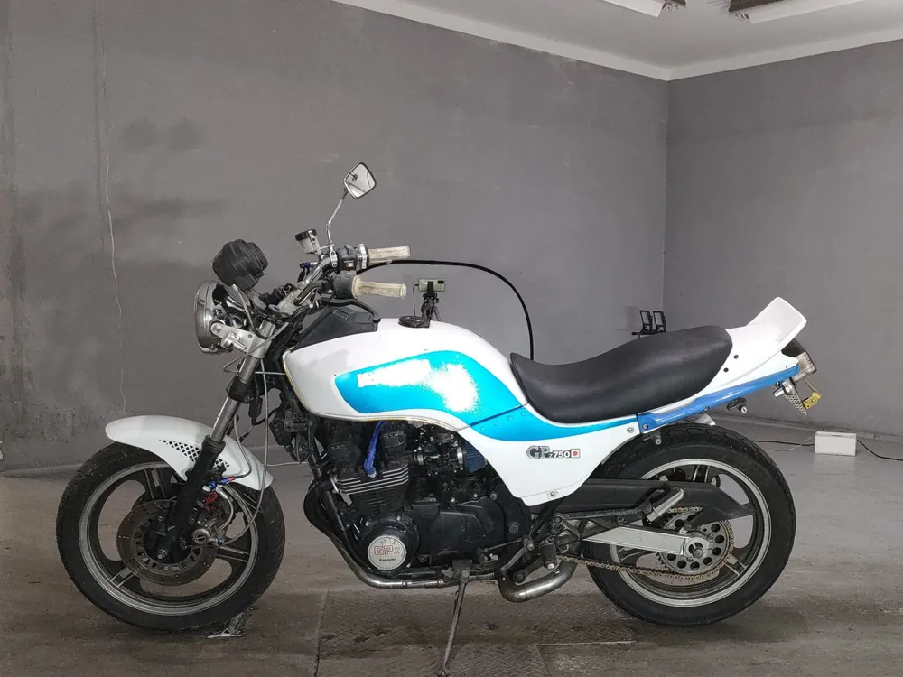 Kawasaki GPZ750 2022, белый, фото 2