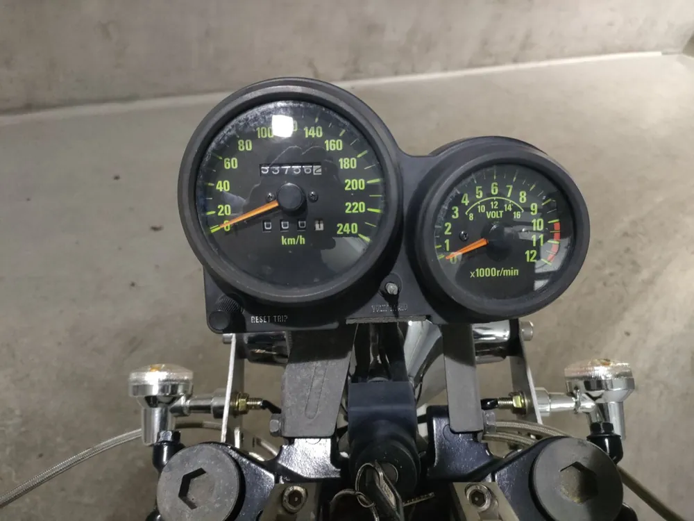 Kawasaki GPZ750 2022, белый, фото 5