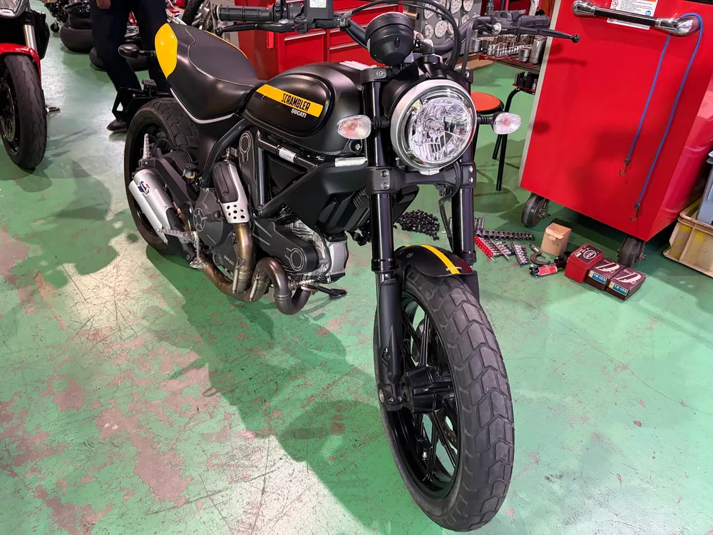 Ducati Scrambler Icon 2016, чёрный, жёлтый, фото 11