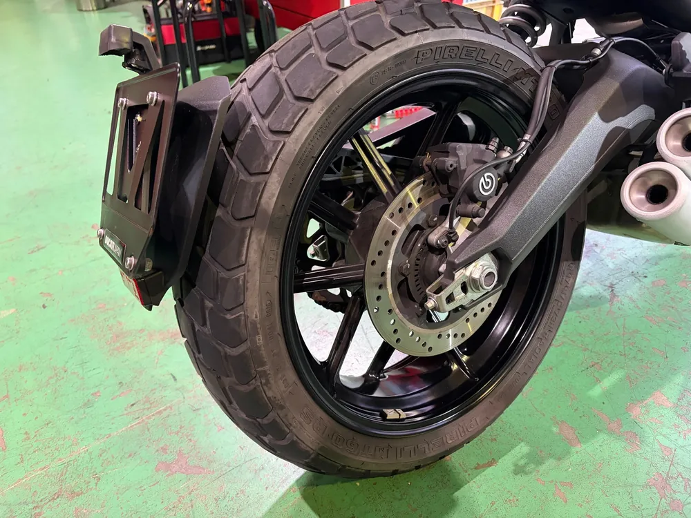 Ducati Scrambler Icon 2016, чёрный, жёлтый, фото 9