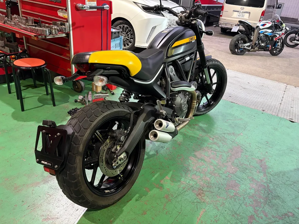 Ducati Scrambler Icon 2016, чёрный, жёлтый, фото 10