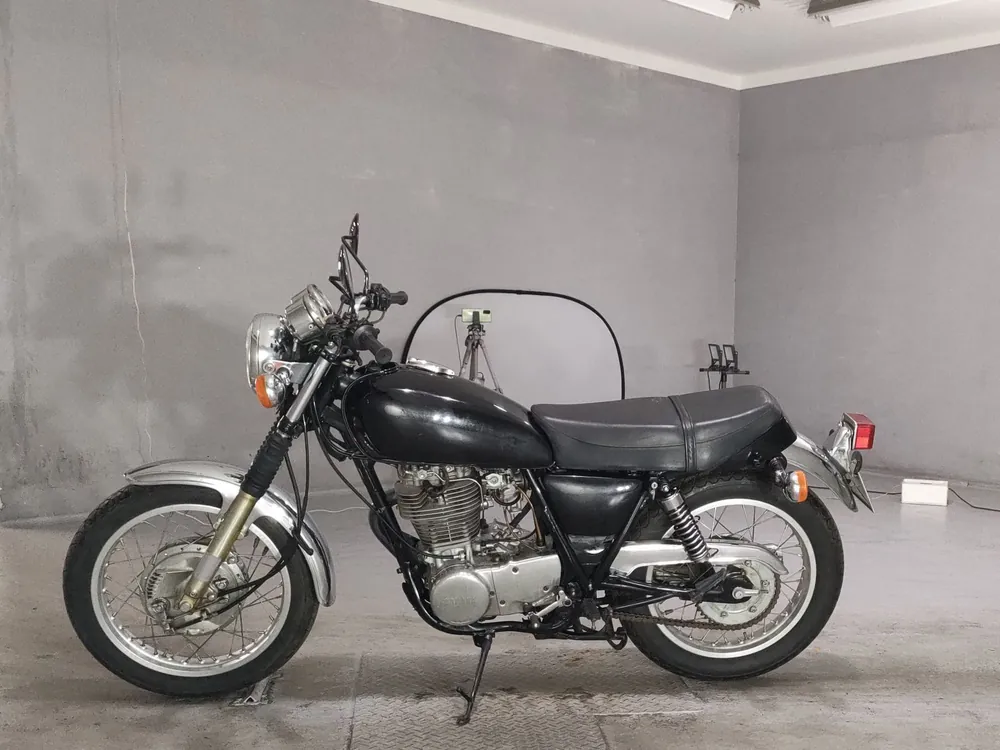 Yamaha SR400 1985, чёрный, фото 2